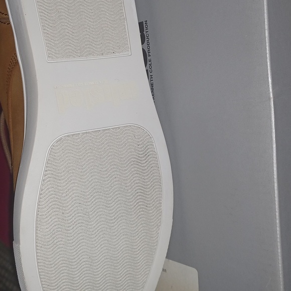Kenneth Cole men size 8